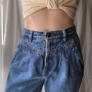 ✴️SOLD✴️Sunset Blues Vintage Mom Jeans High Rise